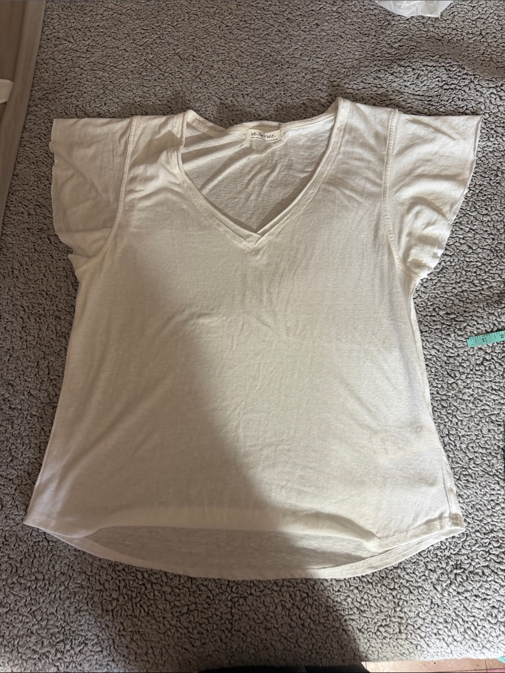 We The Free Cream V‑Neck Short Sleeve Tee